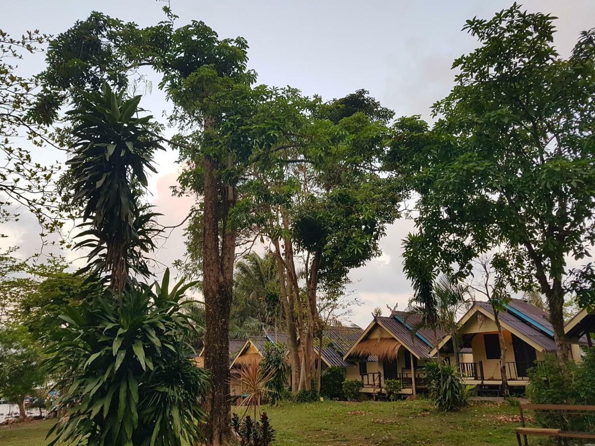 ฺbay Yard Hut Hotel Koh Chang Exterior photo