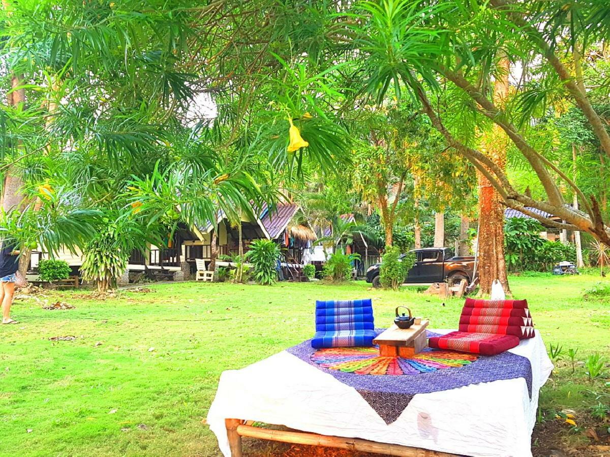 ฺbay Yard Hut Hotel Koh Chang Exterior photo